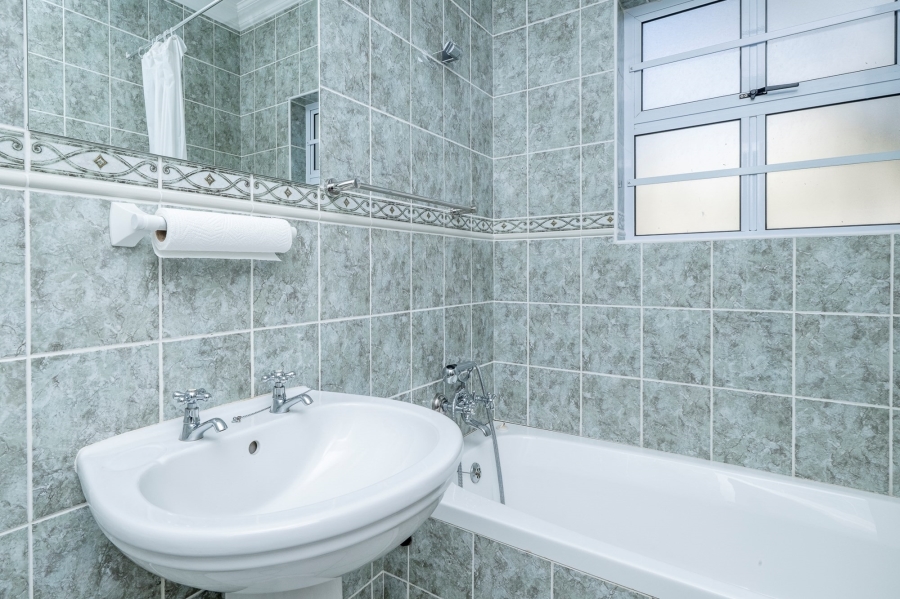 2 Bedroom Property for Sale in Vierlanden Western Cape